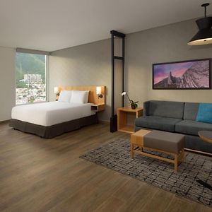 Habitación con Cama King Adaptada para Discapacitados